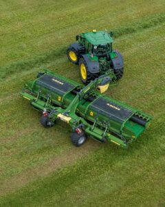 Новости от KRONE: презентована модель первого ленточного валкователя Swativo T 1040 Pro.